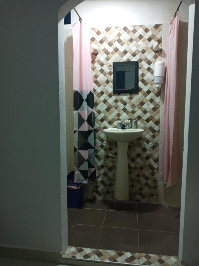 Hostal Cuyagua Palomino Bagian luar foto
