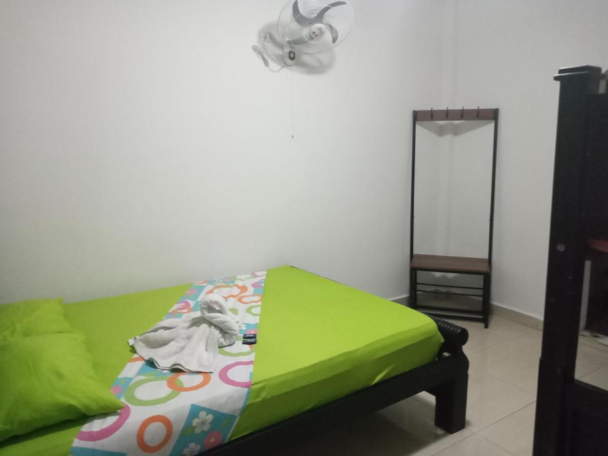 Hostal Cuyagua Palomino Bagian luar foto
