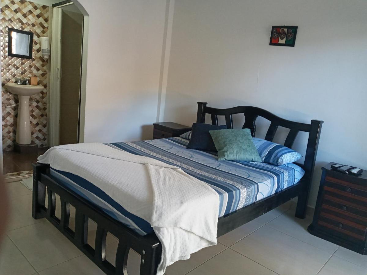 Hostal Cuyagua Palomino Bagian luar foto