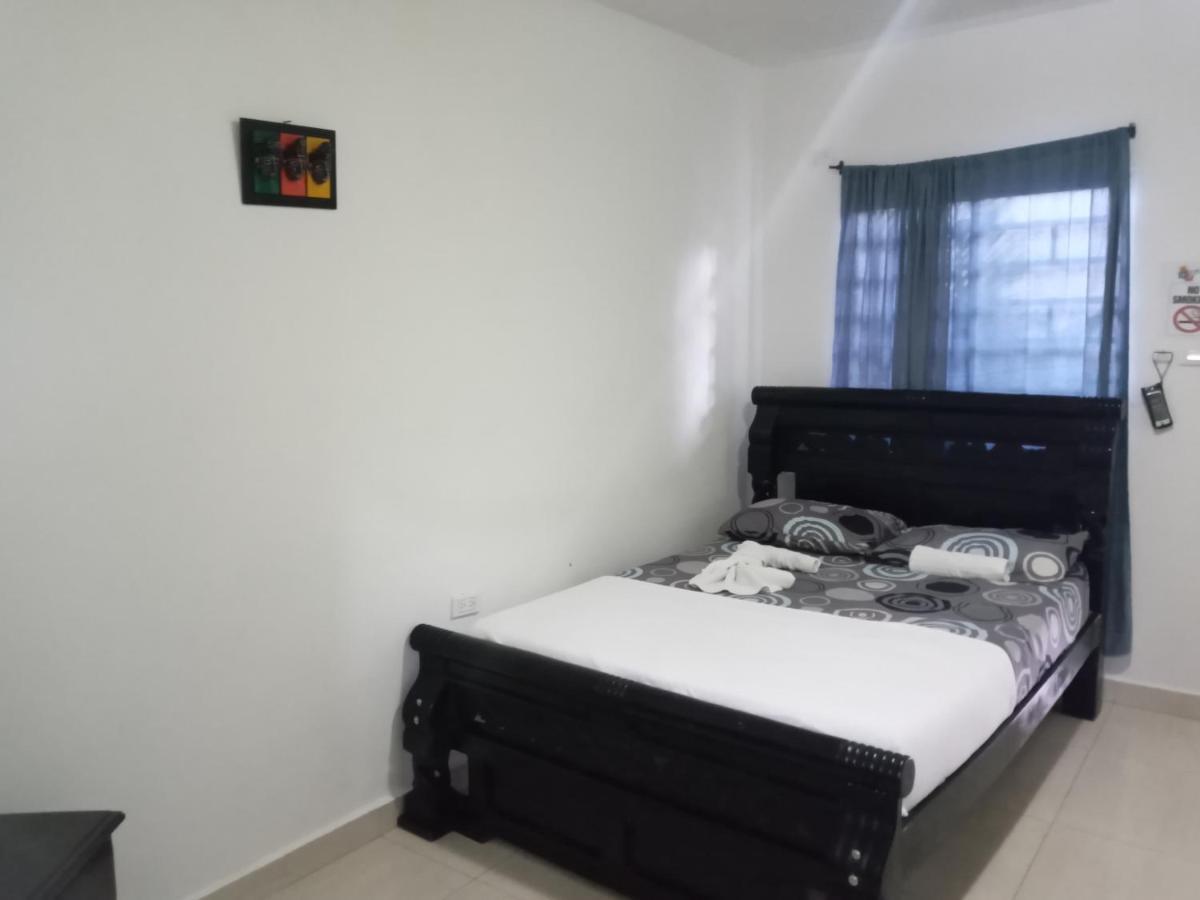 Hostal Cuyagua Palomino Bagian luar foto