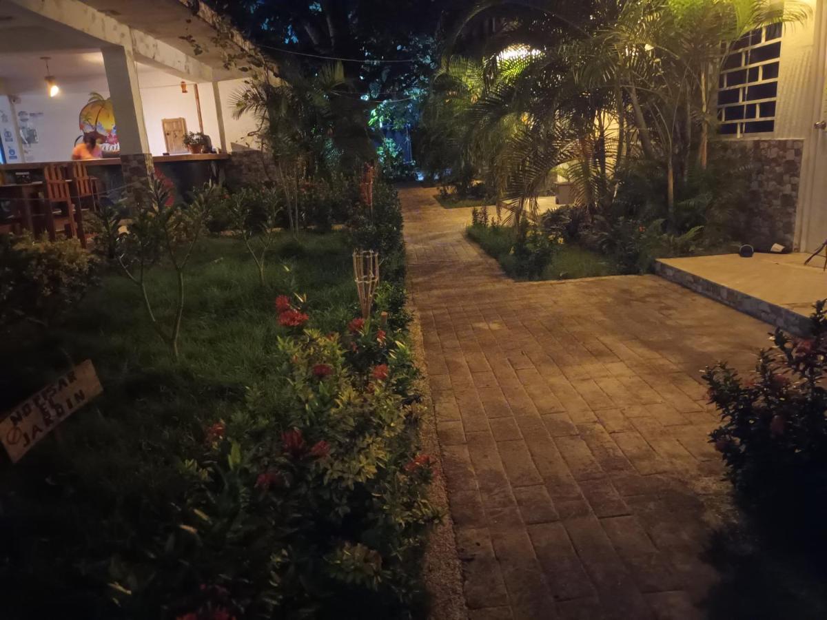 Hostal Cuyagua Palomino Bagian luar foto